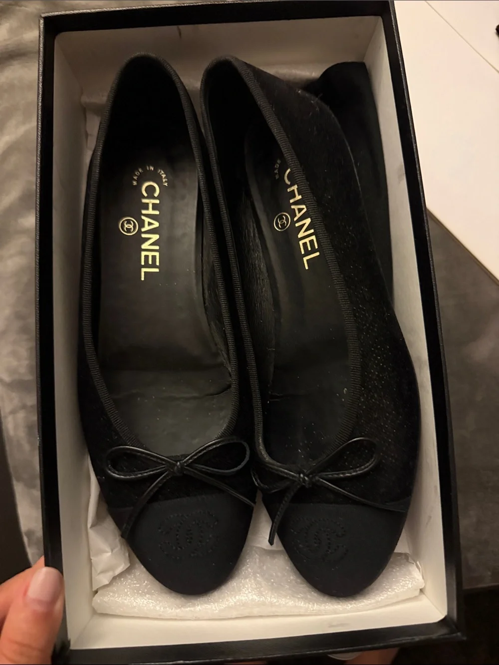 CHANEL Black Bow Cap-Toe Ballerina Flats